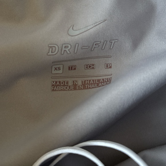 White Nike shorts - Picture 3 of 4